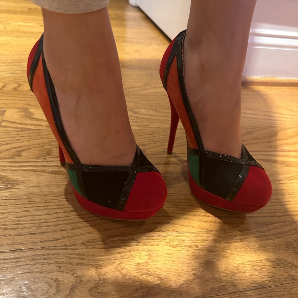 Statement Heels - Picture 7 of 7